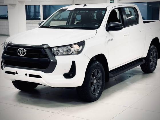 TOYOTA HILUX 2.8 D-4D TURBO DIESEL CD SR 4X4 AUTOMÁTICO
